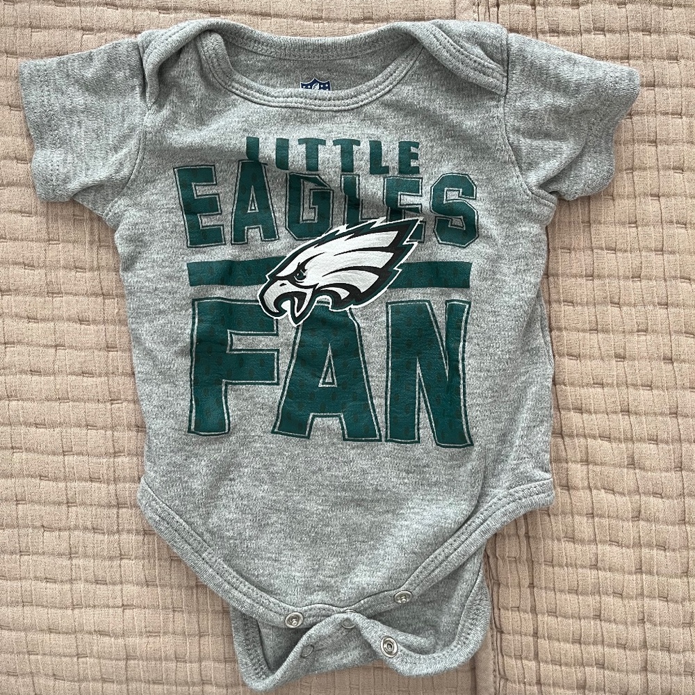 NFL Eagles Short Sleeve Bodysuit